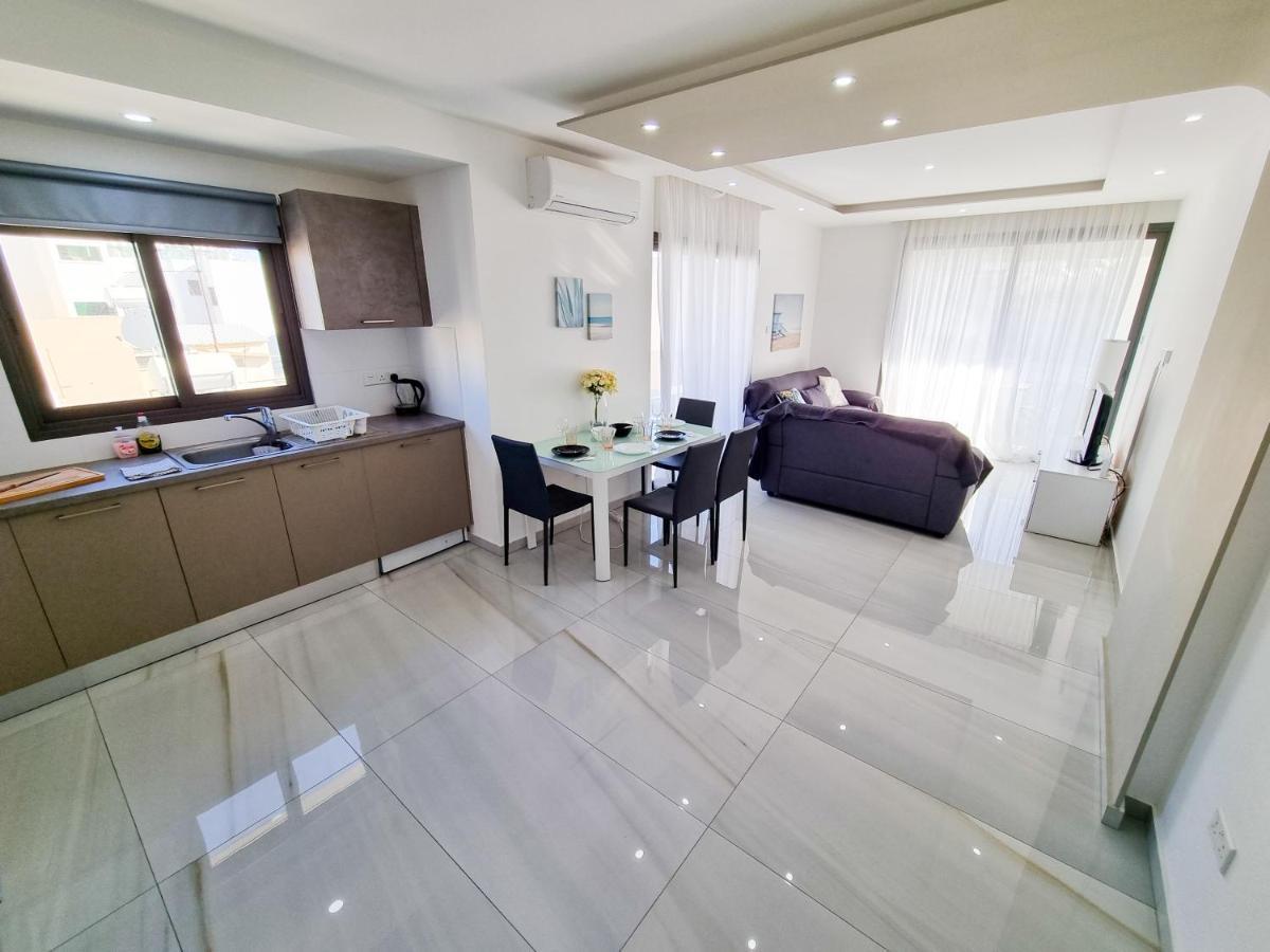 Sea La Vie Seaview Apartment Larnaca Exteriér fotografie